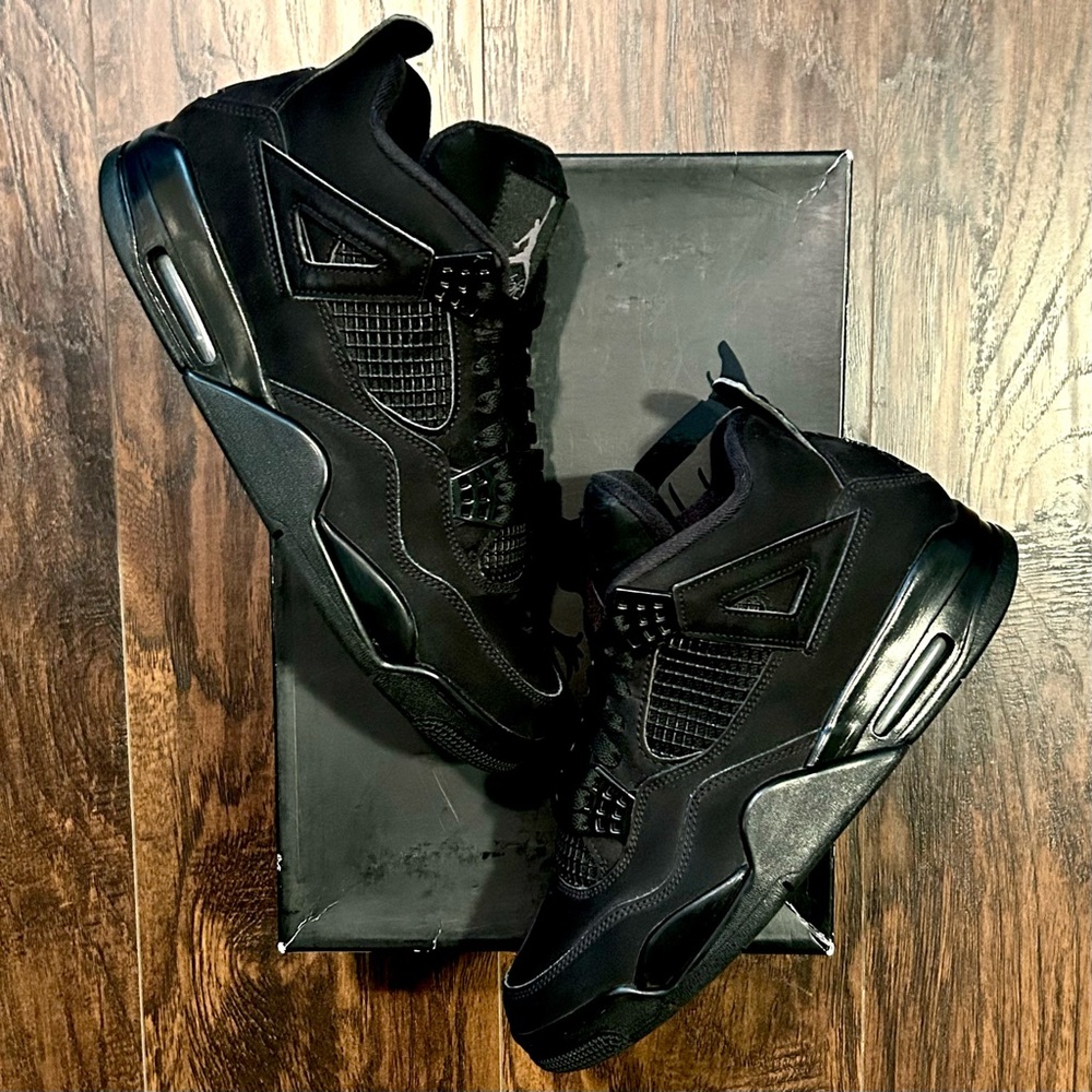 Jordan 4 Retro “Black Cat” (2020)